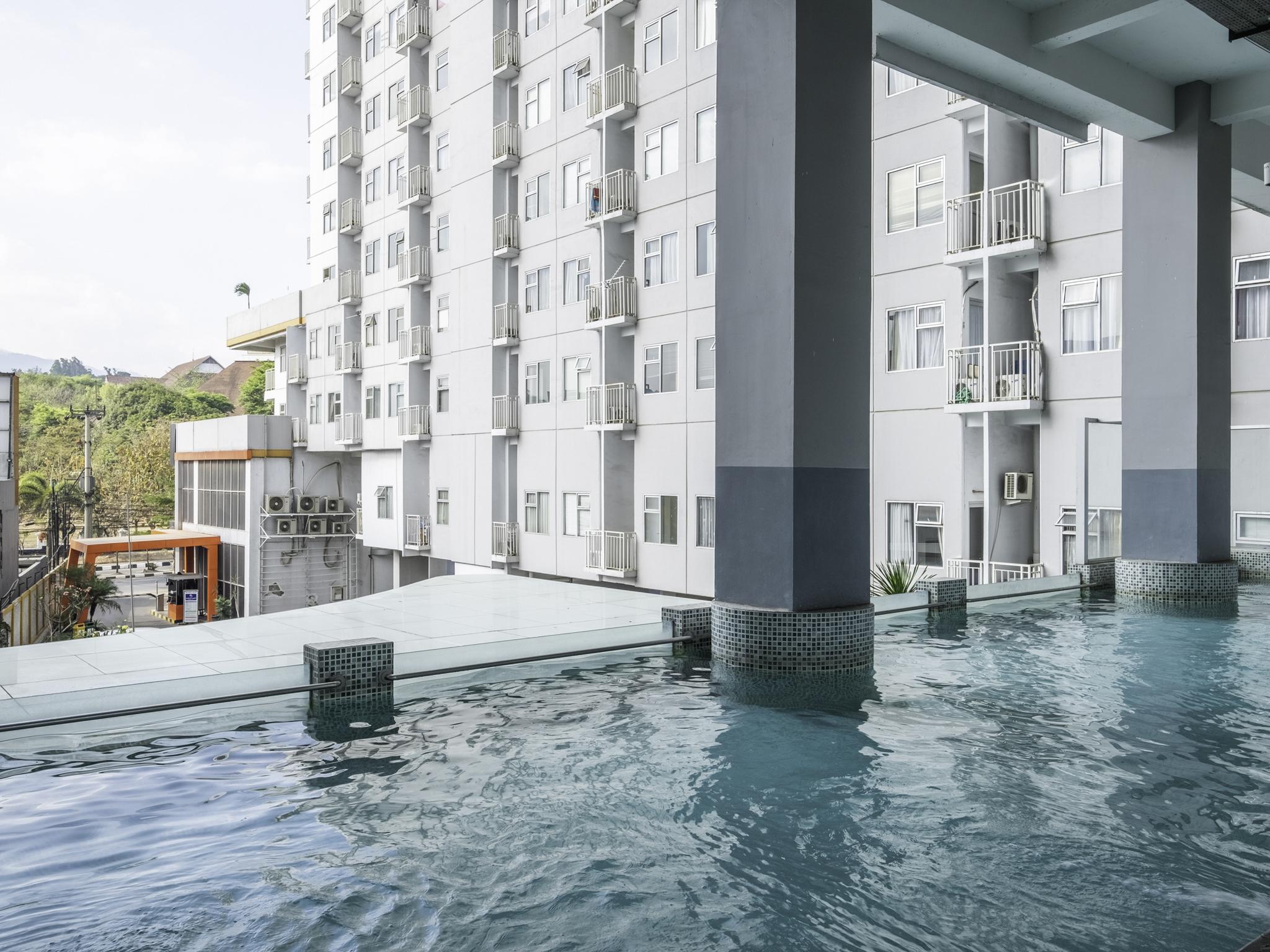 Vaccinated Staff - Oyo 1405 Easton Park Residence Cileunyi Ngoại thất bức ảnh